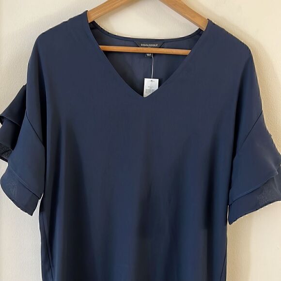 NWT Banana Republic Shift/Column V-Neck Dress with
Ruffled Sleeves Navy Size 0 - Picture 3 of 7